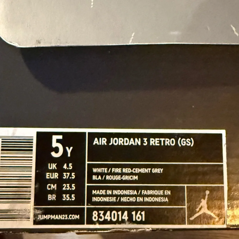 Brand new Air Jordan Retro 3 size 5 (never worn)
